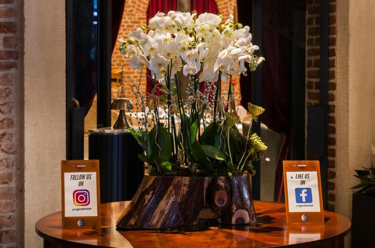Hotel Régie Ottoman Istanbul - Special Category Exterior foto Social media signs in a restaurant