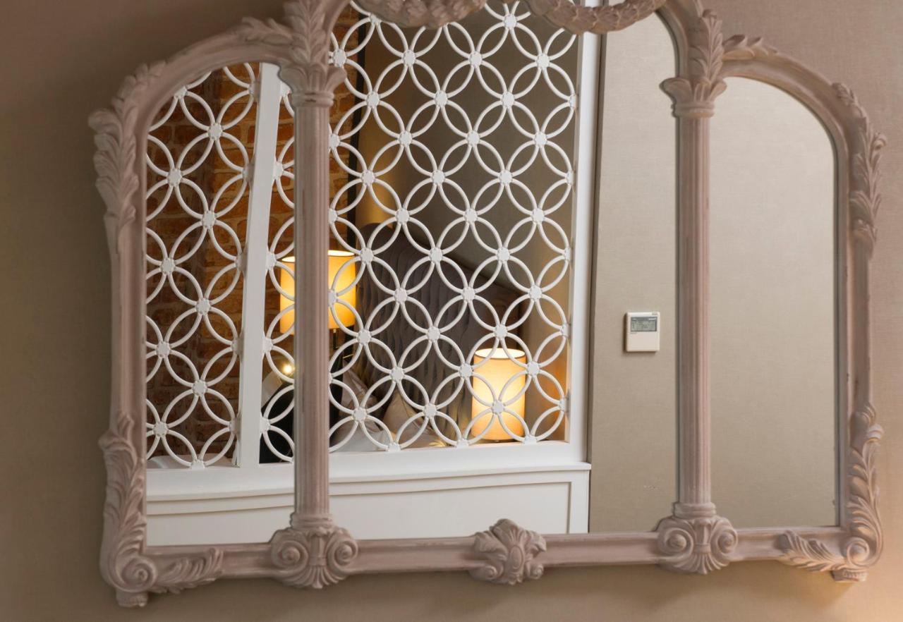 Hotel Régie Ottoman Istanbul - Special Category Exterior foto A mirror with a decorative etched glass